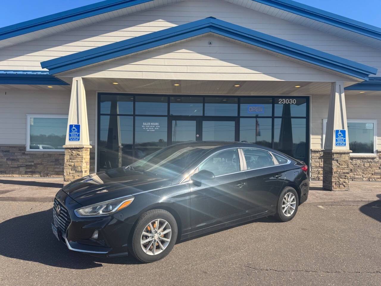 2018 Hyundai Sonata SE — Sedan — 92,450 mi — Loretto, MN