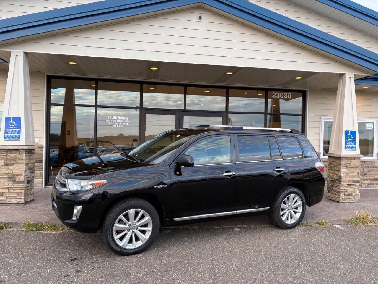 2013 Toyota Highlander Hybrid Limited — SUV — 105,583 mi — Loretto, MN
