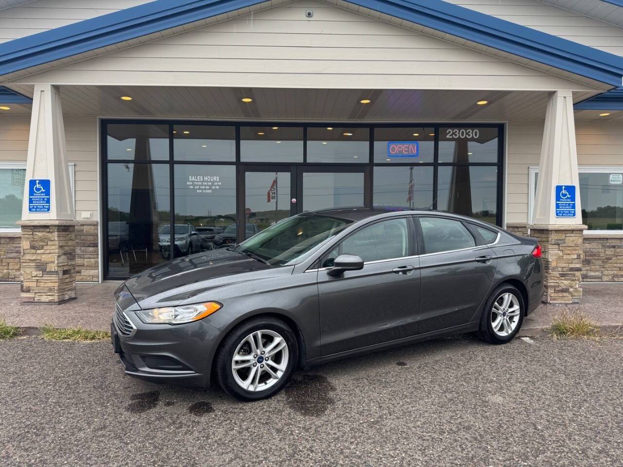 2018 Ford Fusion SE — Sedan — 86,700 mi — Loretto, MN