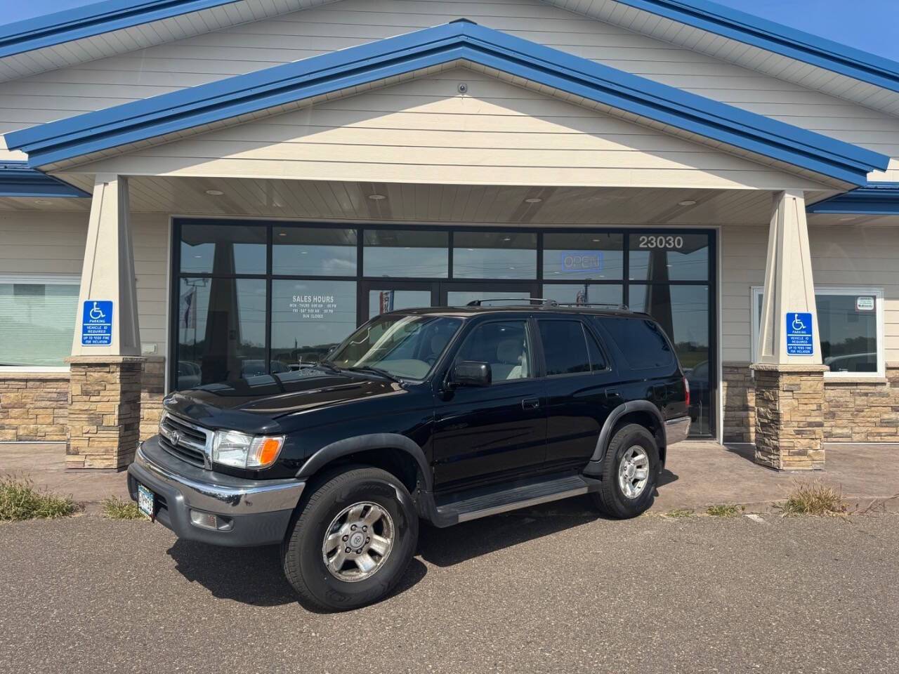 1999 Toyota 4Runner SR5 — SUV — 220,950 mi — Loretto, MN