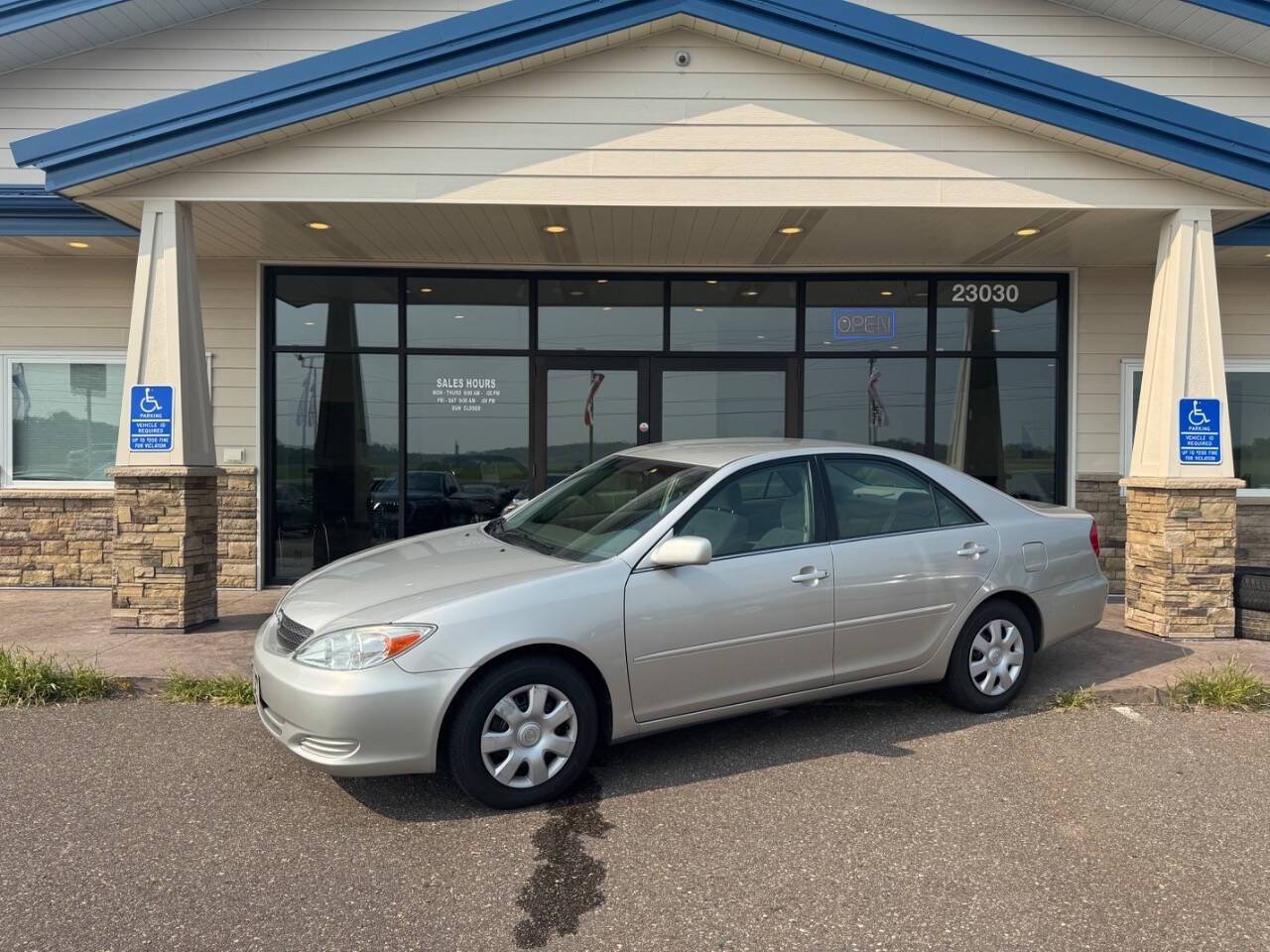 2004 Toyota Camry SE — Sedan — 93,624 mi — Loretto, MN