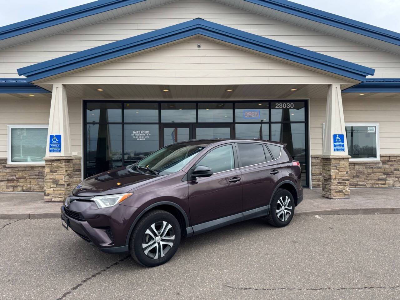 2017 Toyota RAV4 LE — SUV — 40,415 mi — Loretto, MN
