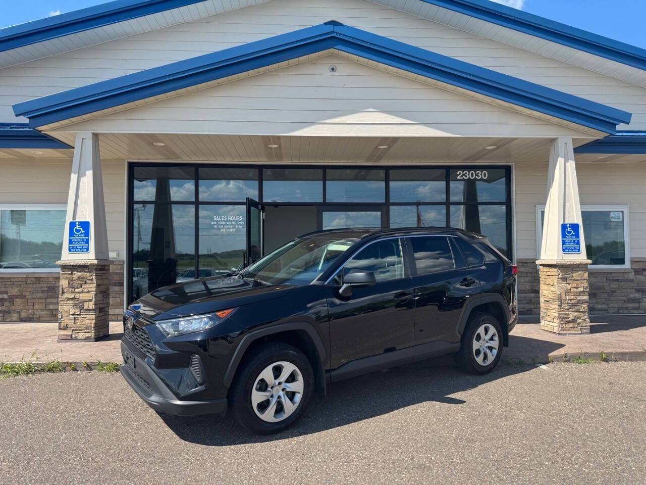 2020 Toyota RAV4 LE — SUV — 97,120 mi — Loretto, MN