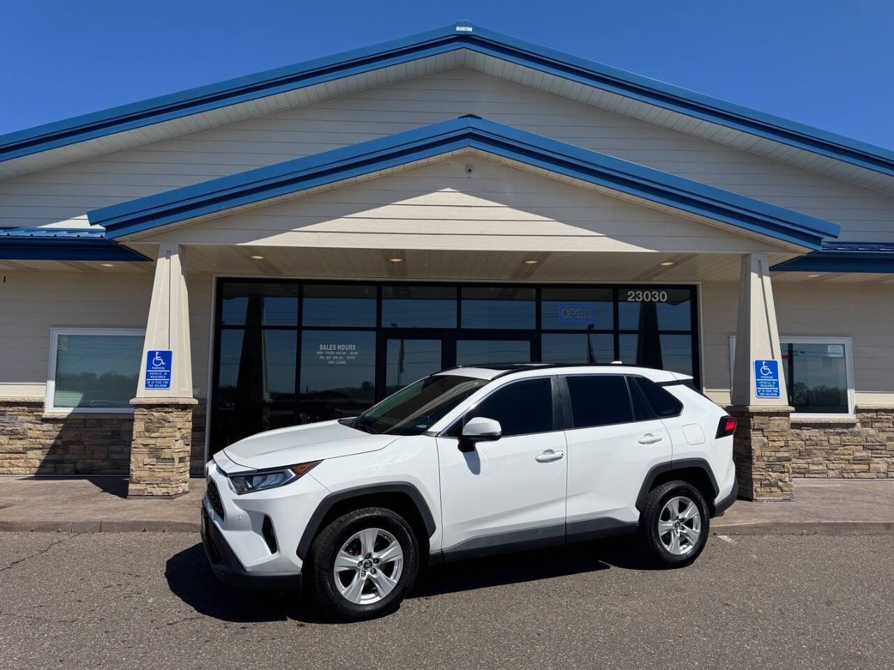 2019 Toyota RAV4 XLE — SUV — 79,700 mi — Loretto, MN