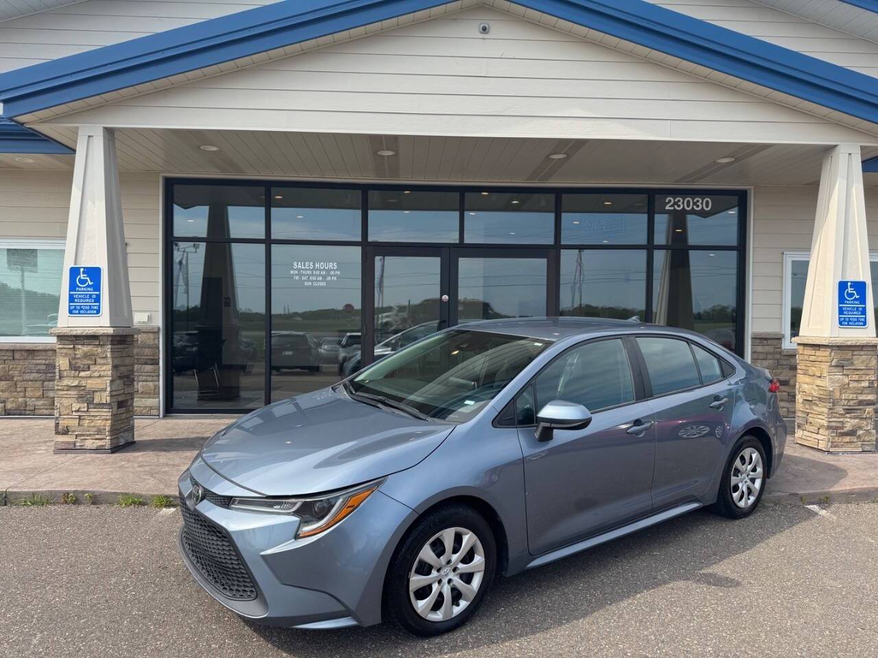 2021 Toyota Corolla LE — Sedan — 59,930 mi — Loretto, MN