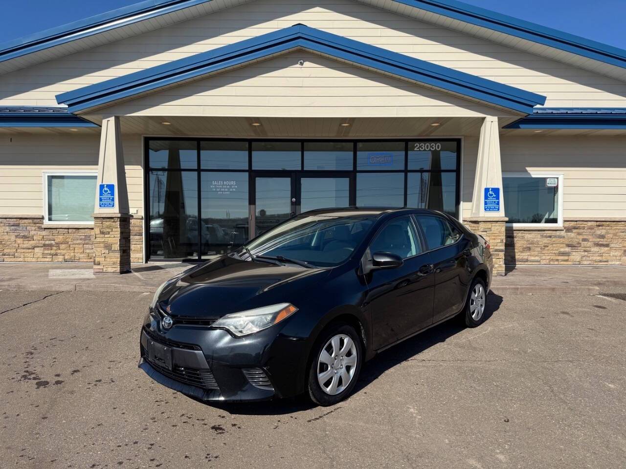 2015 Toyota Corolla LE — Sedan — 89,680 mi — Loretto, MN