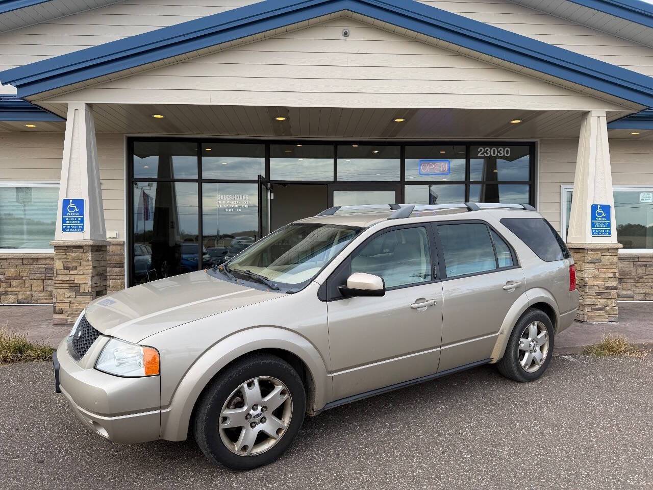 2006 Ford Freestyle Limited — SUV — 199,501 mi — Loretto, MN