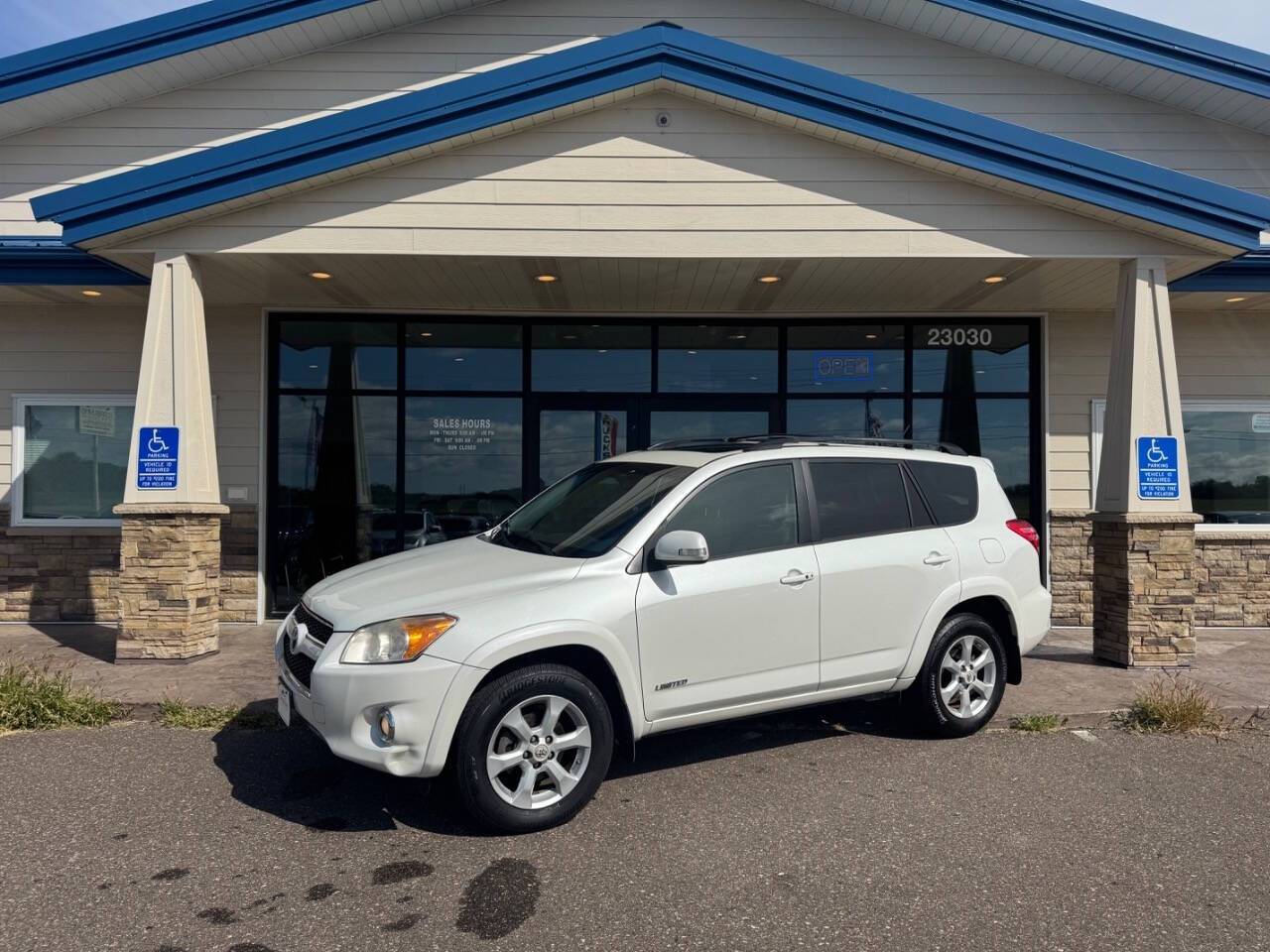 2011 Toyota RAV4 Limited V6 — SUV — 115,000 mi — Loretto, MN