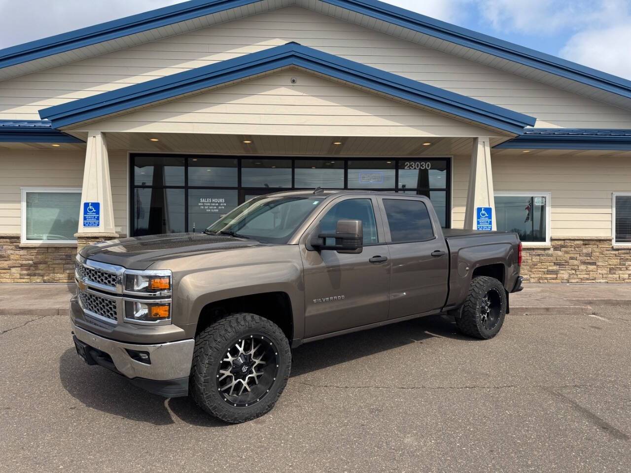 2014 Chevrolet Silverado 1500 LT — Pickup Truck — 204,900 mi — Loretto, MN