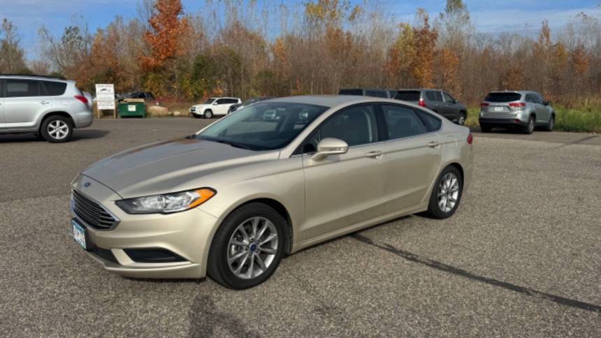 2017 Ford Fusion SE — Sedan — 123,643 mi — Loretto, MN