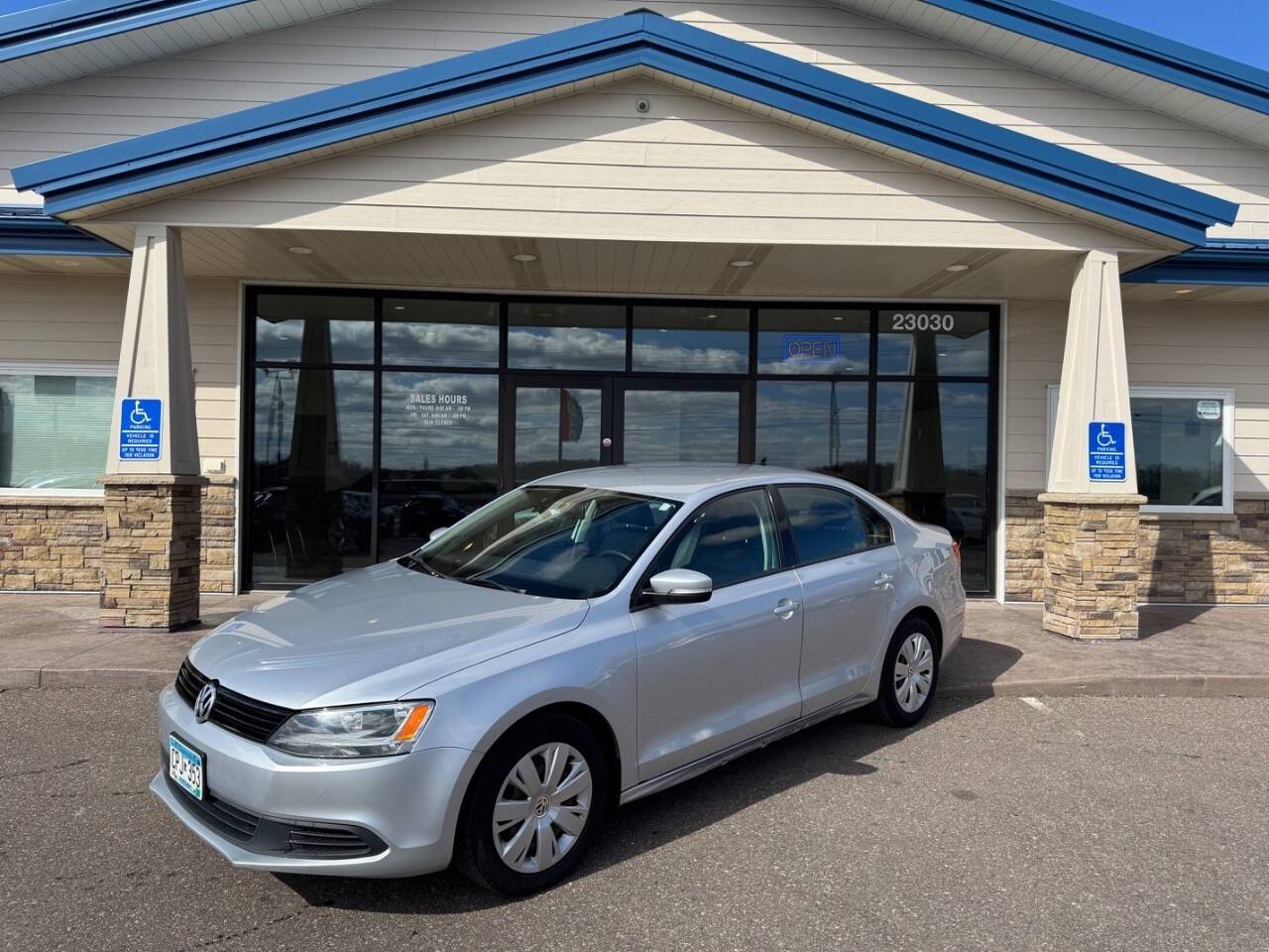 2014 Volkswagen Jetta 1.8T SE — Sedan — 139,815 mi — Loretto, MN
