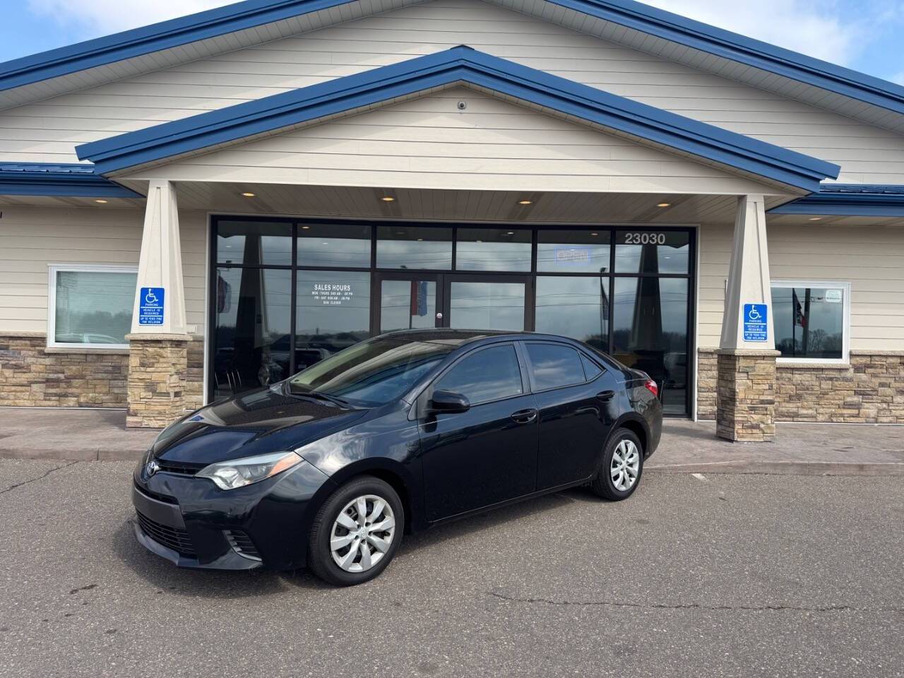 2016 Toyota Corolla LE — Sedan — 90,160 mi — Loretto, MN