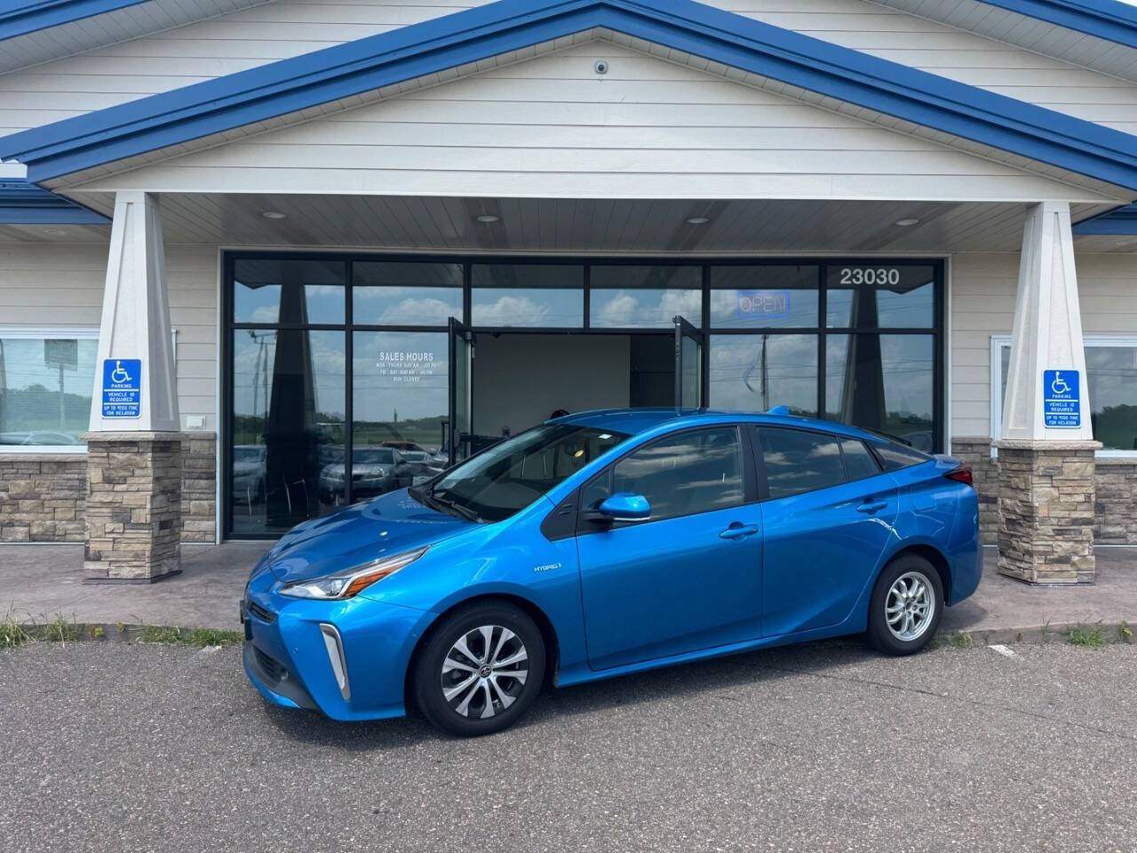 2021 Toyota Prius XLE — Hatchback — 40,200 mi — Loretto, MN