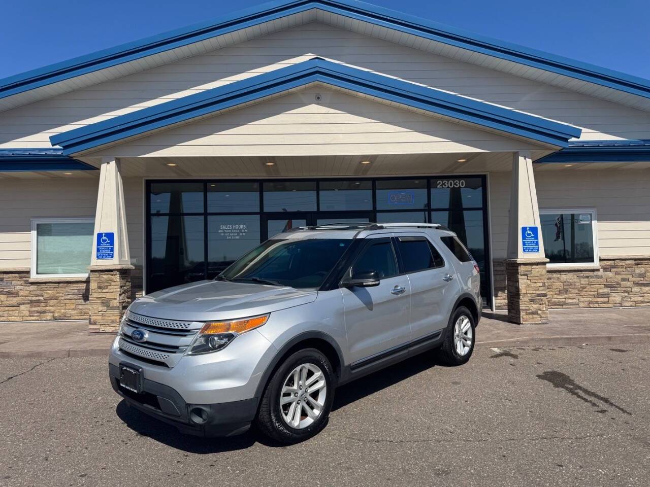 2015 Ford Explorer XLT — SUV — 111,925 mi — Loretto, MN