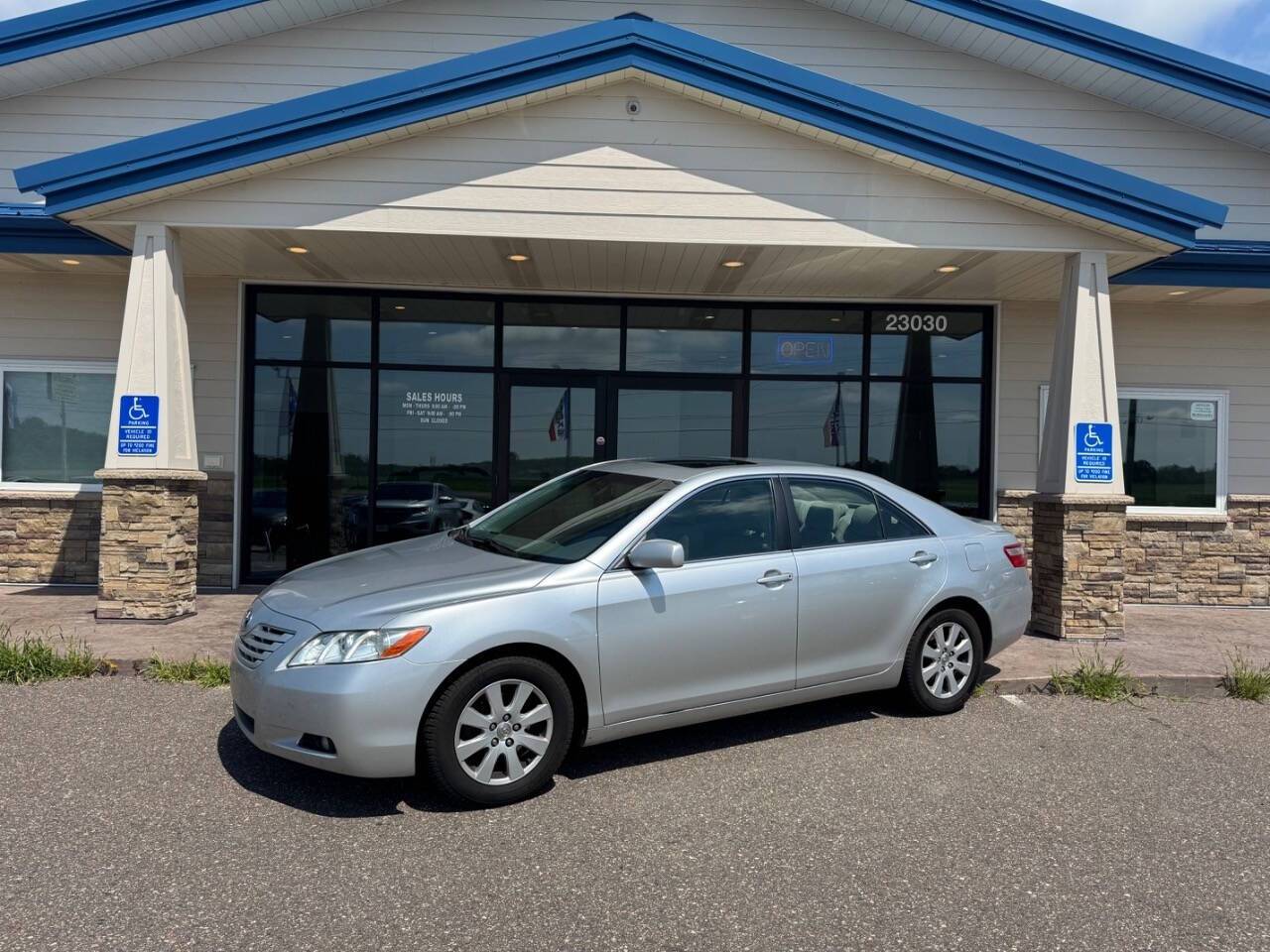 2007 Toyota Camry XLE — Sedan — 112,405 mi — Loretto, MN