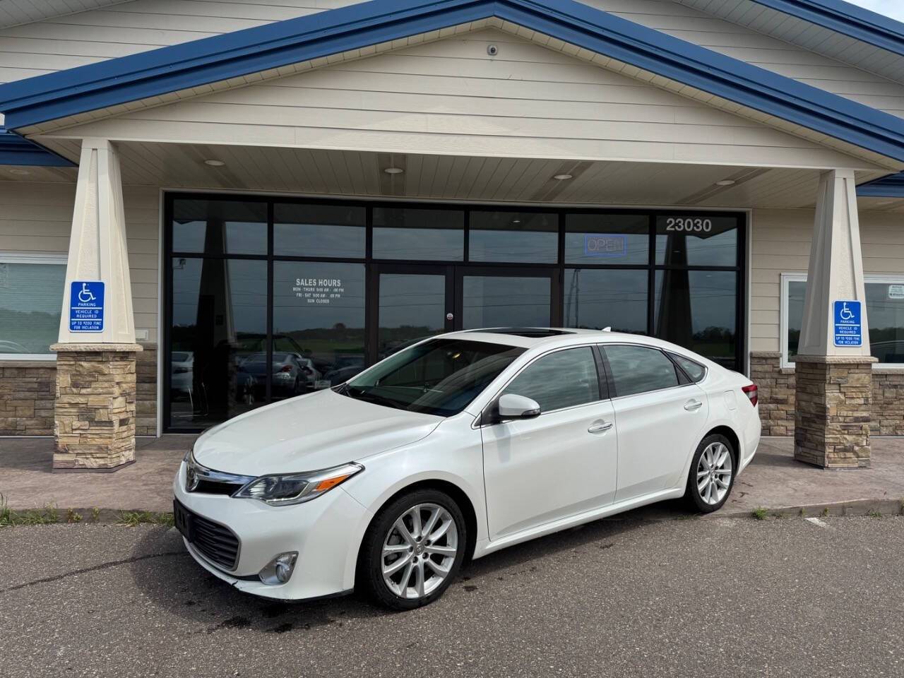 2013 Toyota Avalon Limited — Sedan — 91,320 mi — Loretto, MN