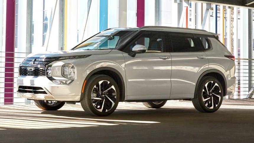2023 Mitsubishi Outlander Plug-In Hybrid SE — SUV — 49,109 mi — El Cajon, CA