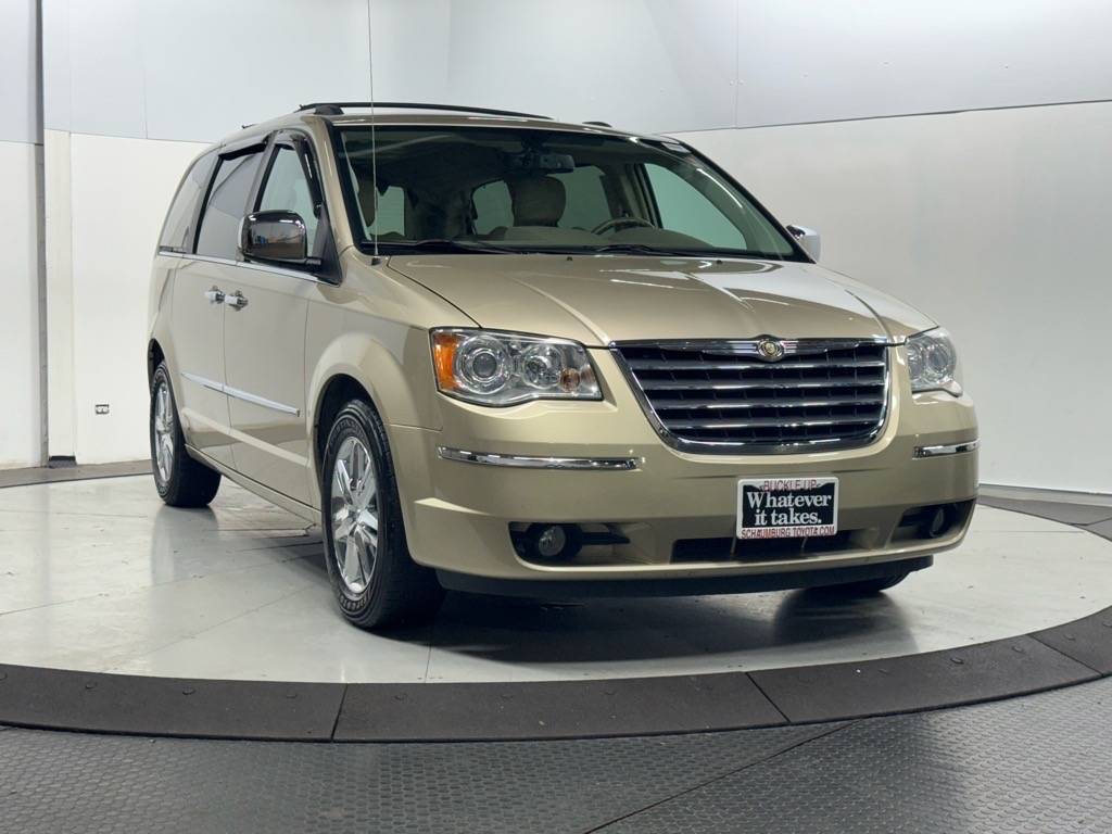2010 Chrysler Town & Country Limited — Minivan — 67,797 mi — Schaumburg, IL