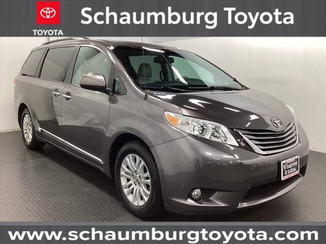 2014 Toyota Sienna XLE — Minivan — 121,342 mi — Schaumburg, IL