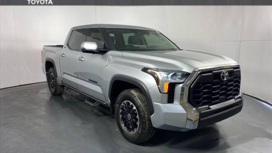2022 Toyota Tundra SR5 — Pickup Truck — 26,414 mi — Schaumburg, IL