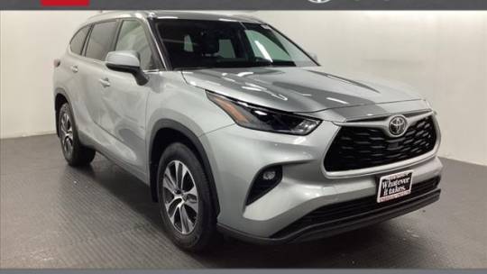 2024 Toyota Highlander XLE — SUV — 20,745 mi — Schaumburg, IL