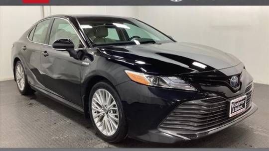 2020 Toyota Camry Hybrid XLE — Sedan — 109,533 mi — Schaumburg, IL