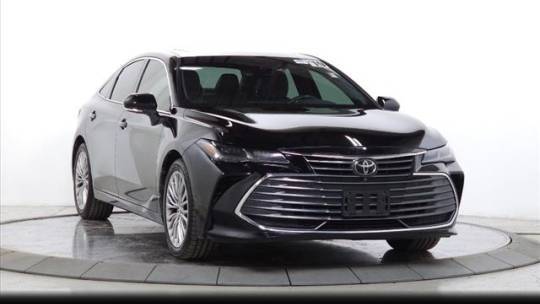 2019 Toyota Avalon Limited — Sedan — 99,906 mi — Schaumburg, IL