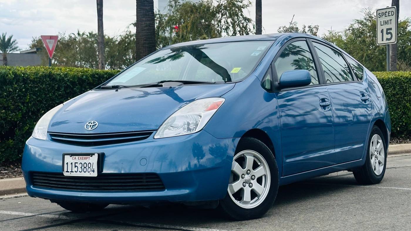 2005 Toyota Prius Base — Sedan — 110,244 mi — Fresno, CA