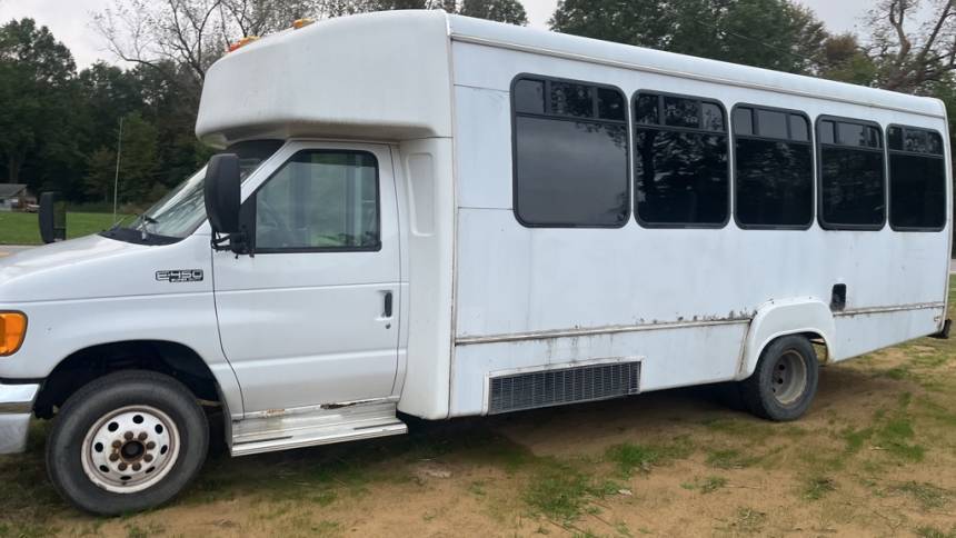 2004 Ford Econoline Commercial Cutaway E-450 — Chassis Cab Truck — 302,474 mi — Hamler, OH