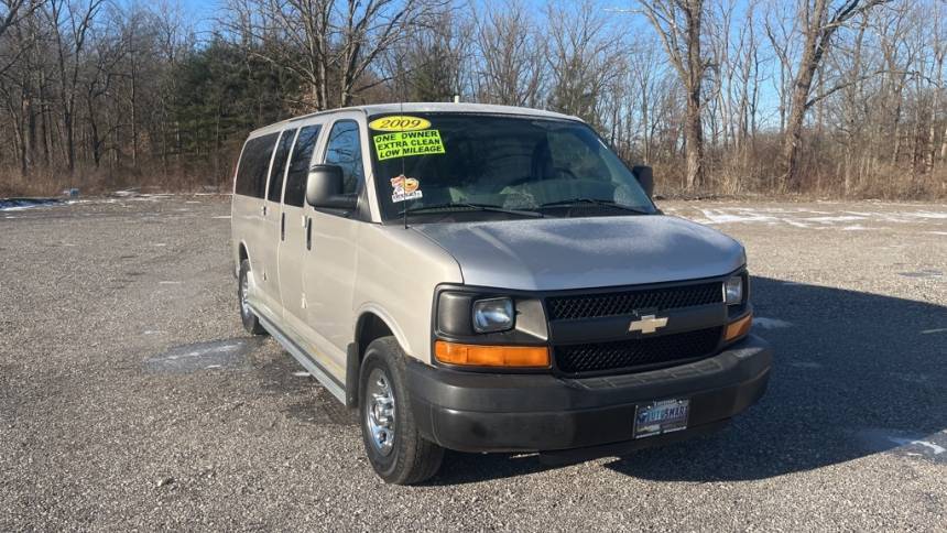 2009 Chevrolet Express Passenger Base — Passenger Van — 55,650 mi — Hamler, OH