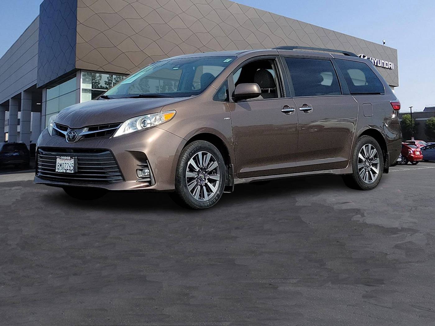 2020 Toyota Sienna XLE — Minivan — 77,734 mi — Cerritos, CA