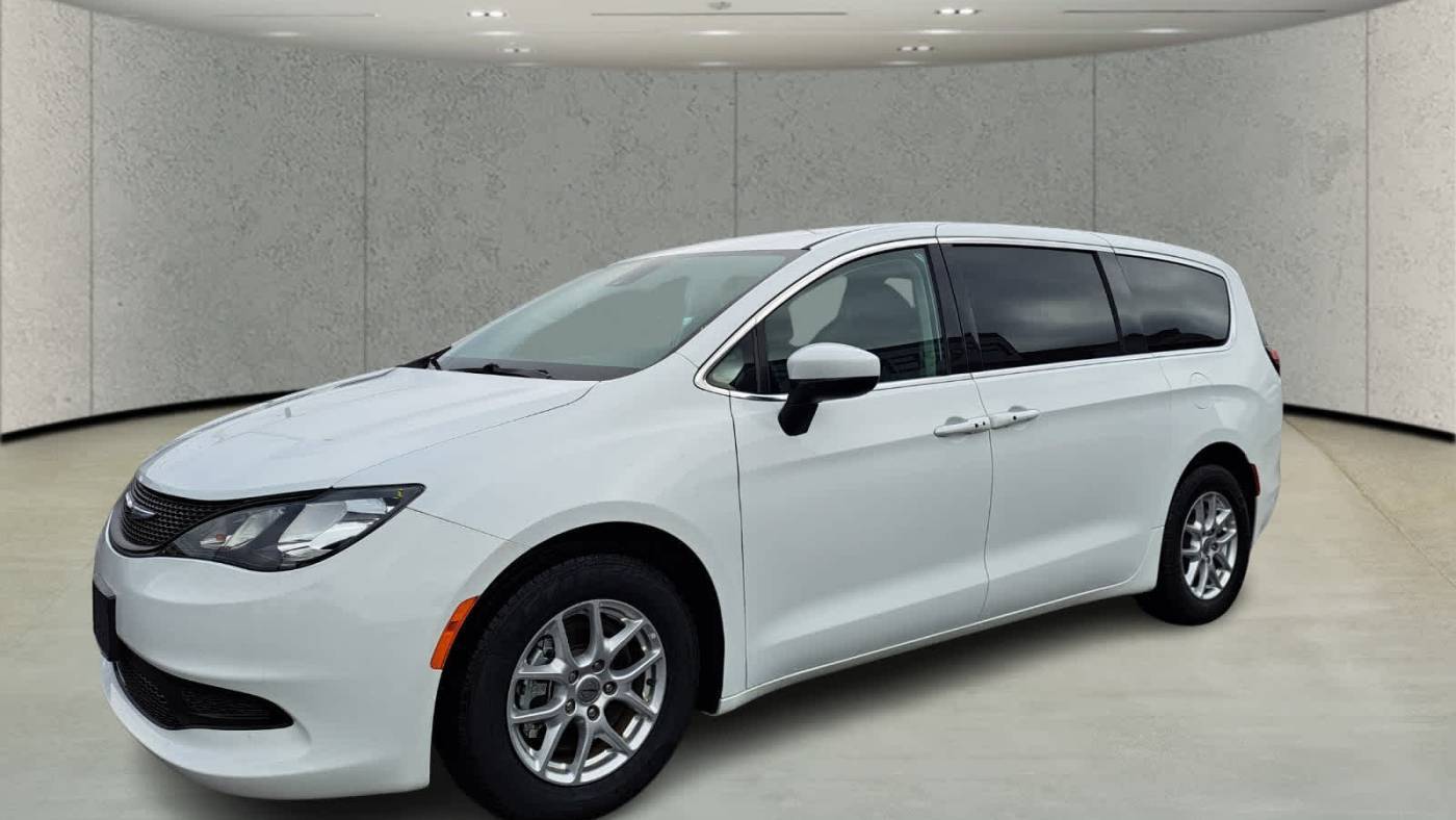 2023 Chrysler Voyager LX — Minivan — 42,022 mi — Harvey, LA