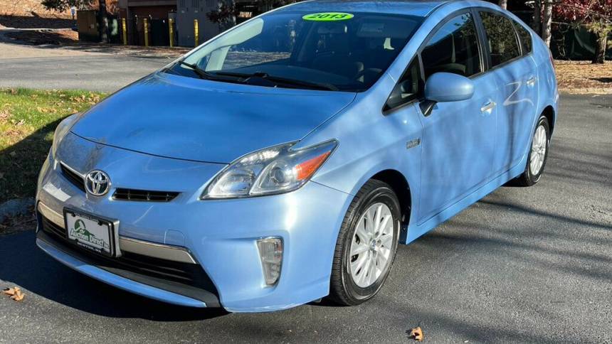 2013 Toyota Prius Advanced — Hatchback — 88,191 mi — Newton, MA
