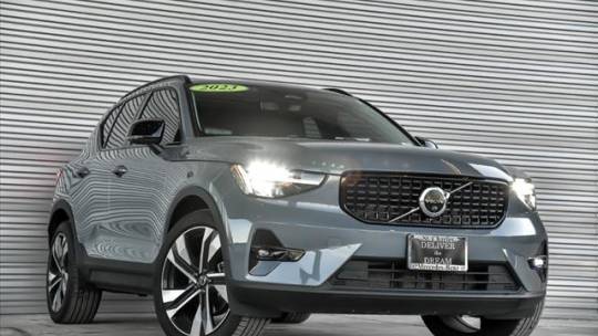 2023 Volvo XC40 Ultimate — SUV — 17,043 mi — St. Charles, IL