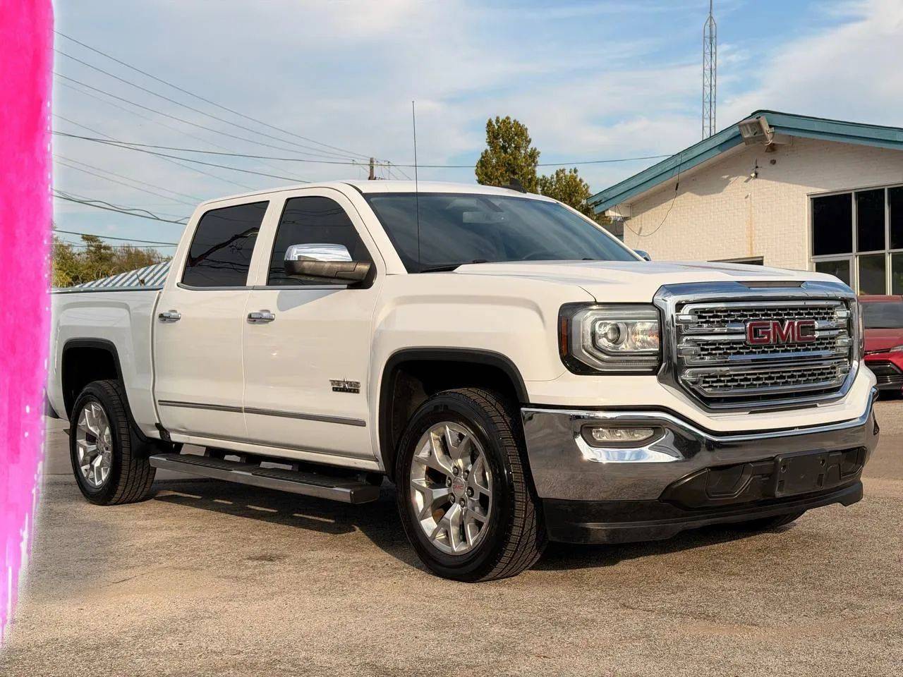 2017 GMC Sierra 1500 SLT — Pickup Truck — 121,687 mi — Dallas, TX
