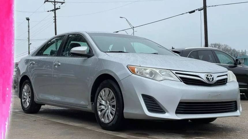 2014 Toyota Camry LE — Sedan — 128,198 mi — Dallas, TX