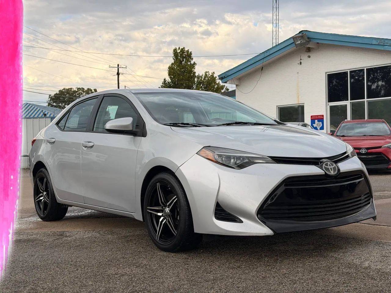 2018 Toyota Corolla LE — Sedan — 104,305 mi — Dallas, TX