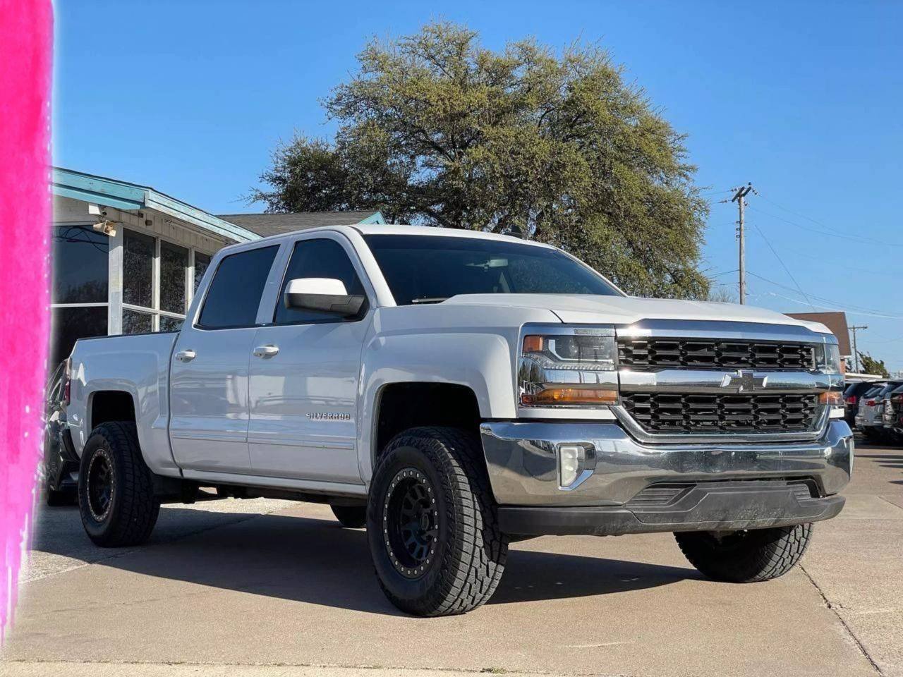 2017 Chevrolet Silverado 1500 LT — Pickup Truck — 111,059 mi — Dallas, TX