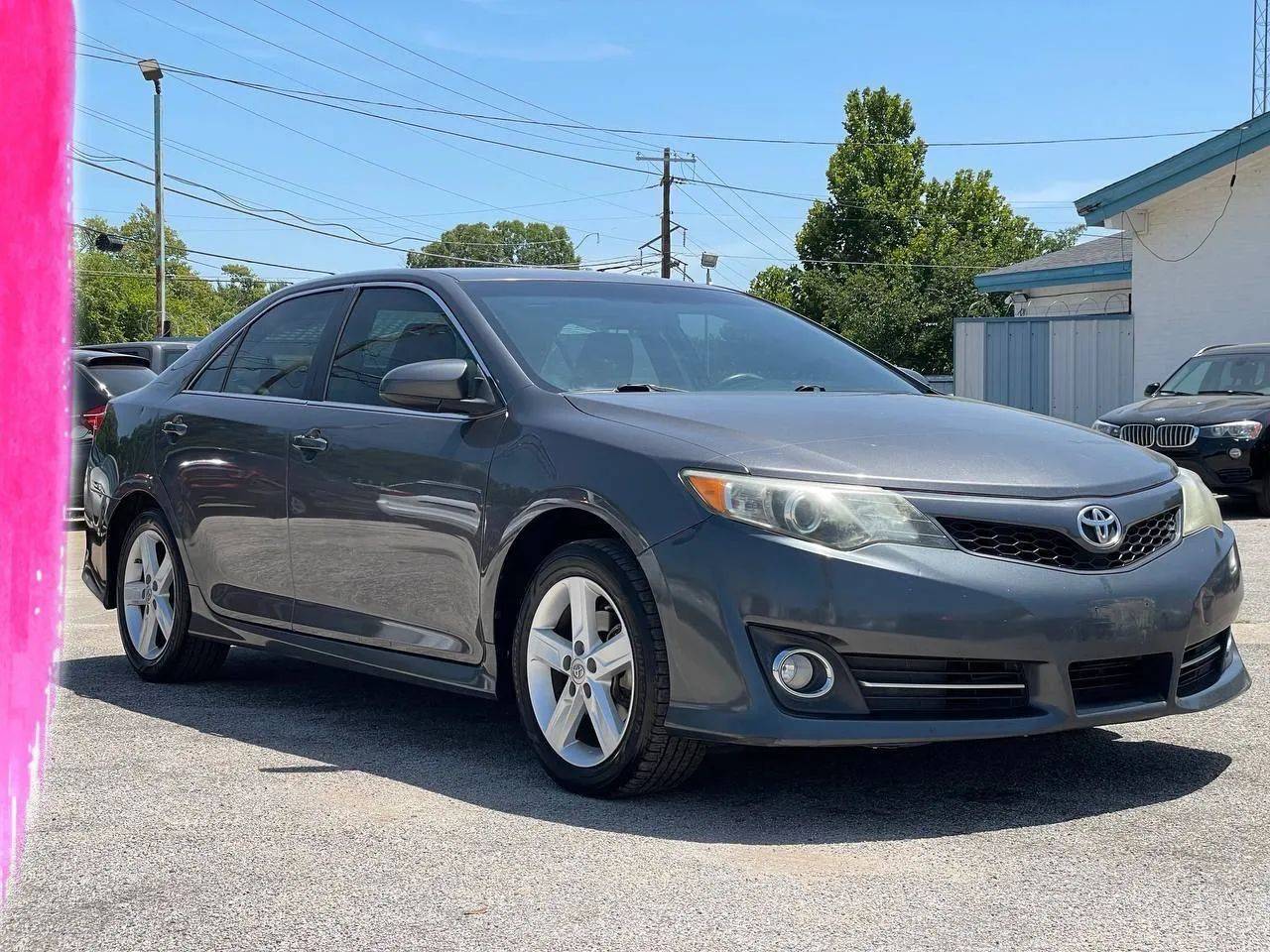 2014 Toyota Camry SE — Sedan — 124,758 mi — Dallas, TX