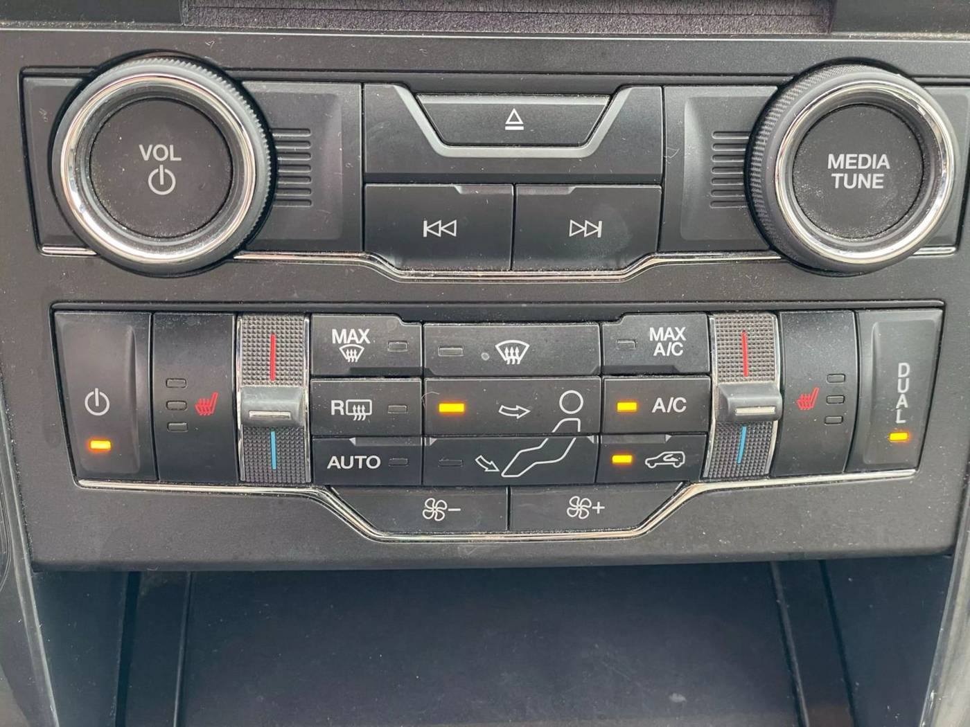 2018 Ford Explorer XLT — SUV — 122,741 mi — Dallas, TX