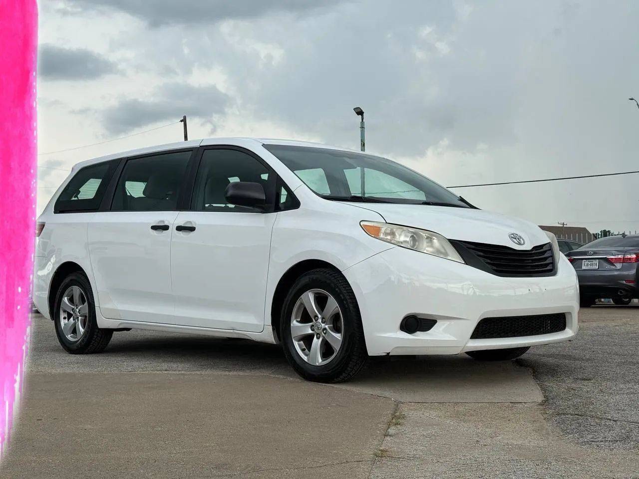 2015 Toyota Sienna L — Minivan — 128,792 mi — Dallas, TX