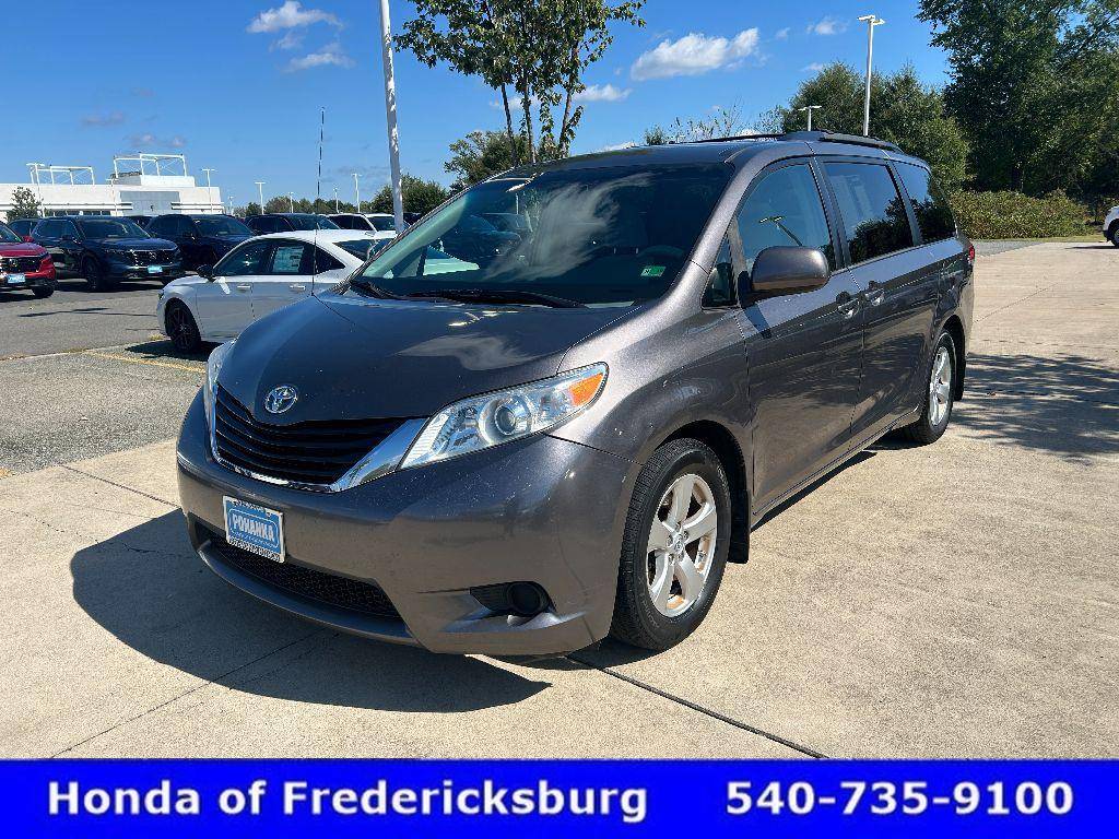 2014 Toyota Sienna LE — Minivan — 211,462 mi — Fredericksburg, VA