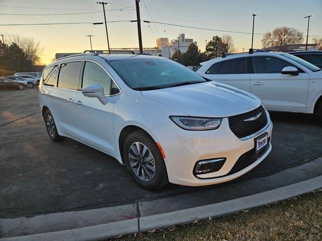2021 Chrysler Pacifica Hybrid Touring L — Minivan — 72,890 mi — Odgen, UT