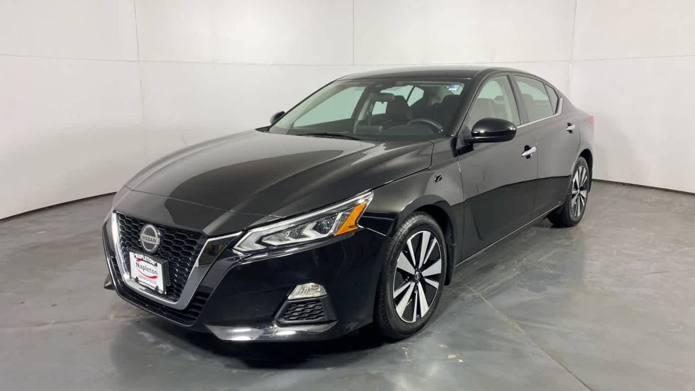 2022 Nissan Altima SV — Sedan — 70,273 mi — Schaumburg, IL