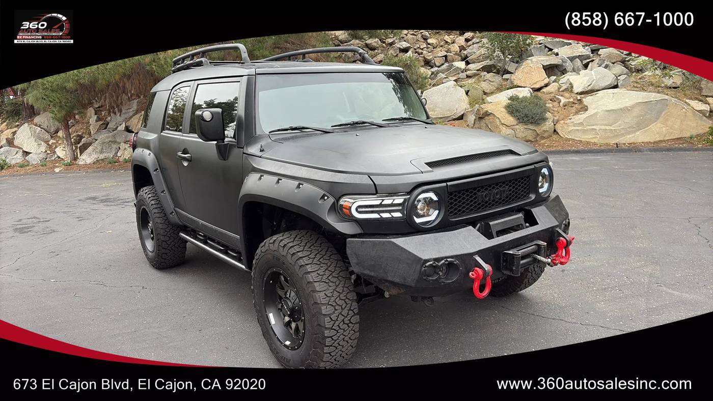 2007 Toyota FJ Cruiser Base — SUV — 156,641 mi — San Diego, CA