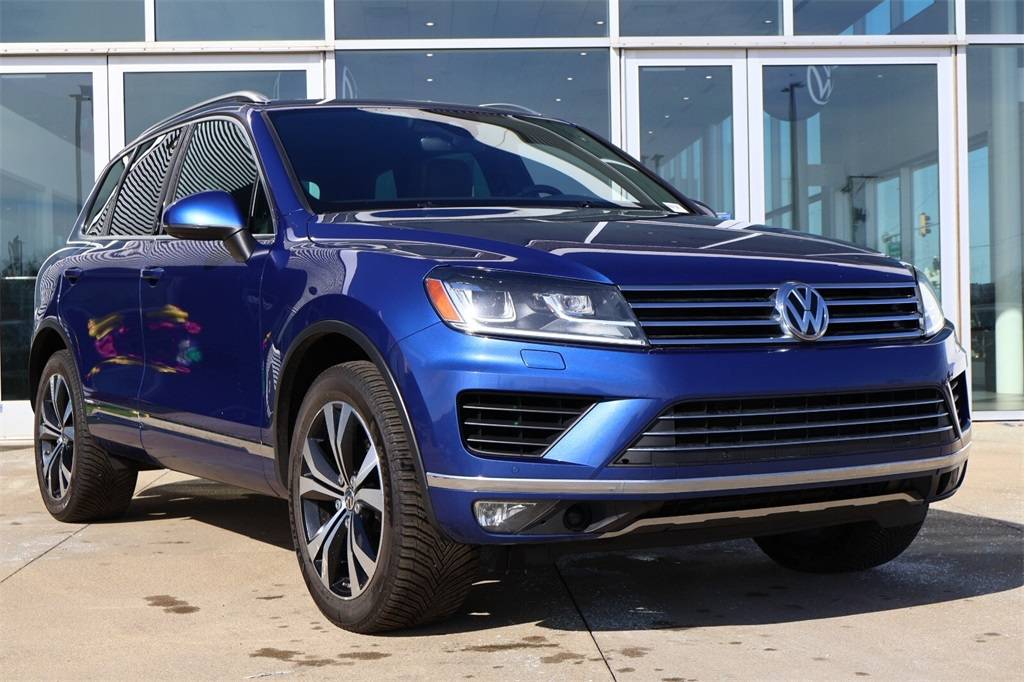 2017 Volkswagen Touareg V6 Wolfsburg Edition — SUV — 102,386 mi — Crystal Lake, IL