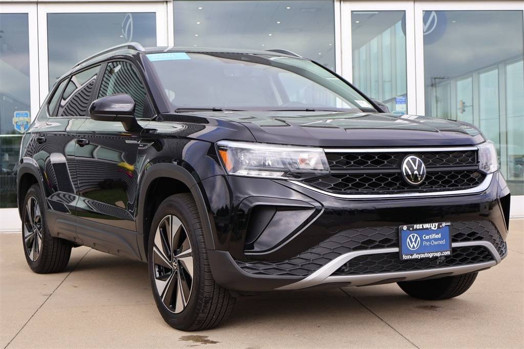 2024 Volkswagen Taos SE — SUV — 3,879 mi — Crystal Lake, IL
