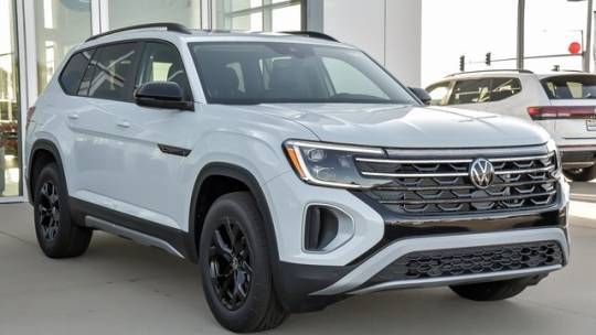 2025 Volkswagen Atlas Peak Edition — SUV — 4,256 mi — Crystal Lake, IL