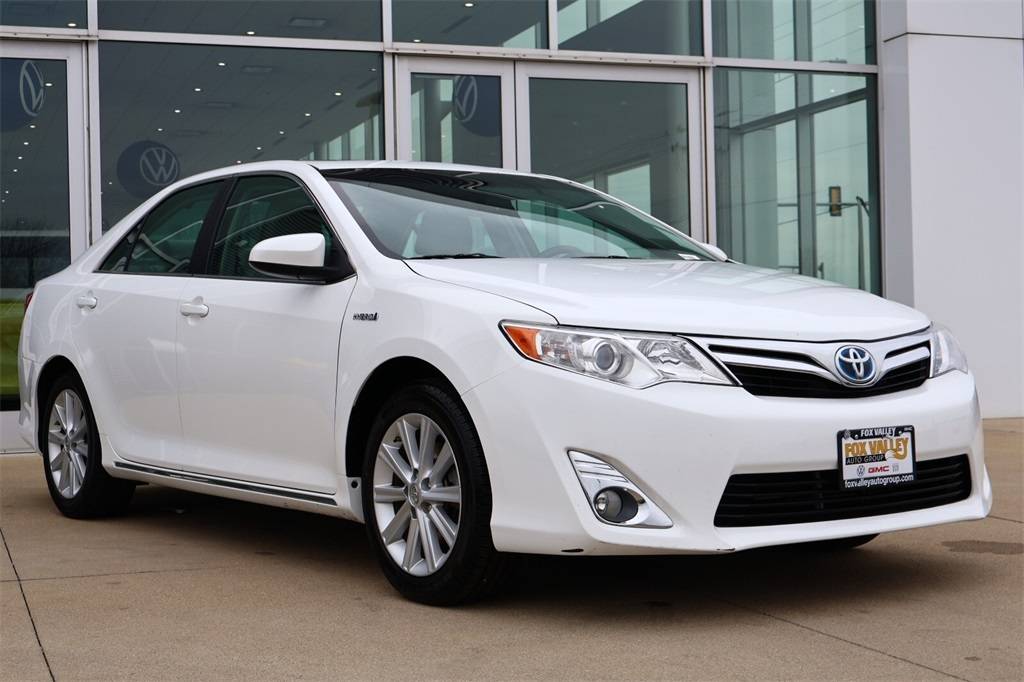 2014 Toyota Camry Hybrid LE — Sedan — 193,752 mi — Crystal Lake, IL