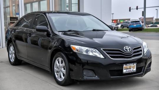 2011 Toyota Camry LE — Sedan — 182,584 mi — Crystal Lake, IL